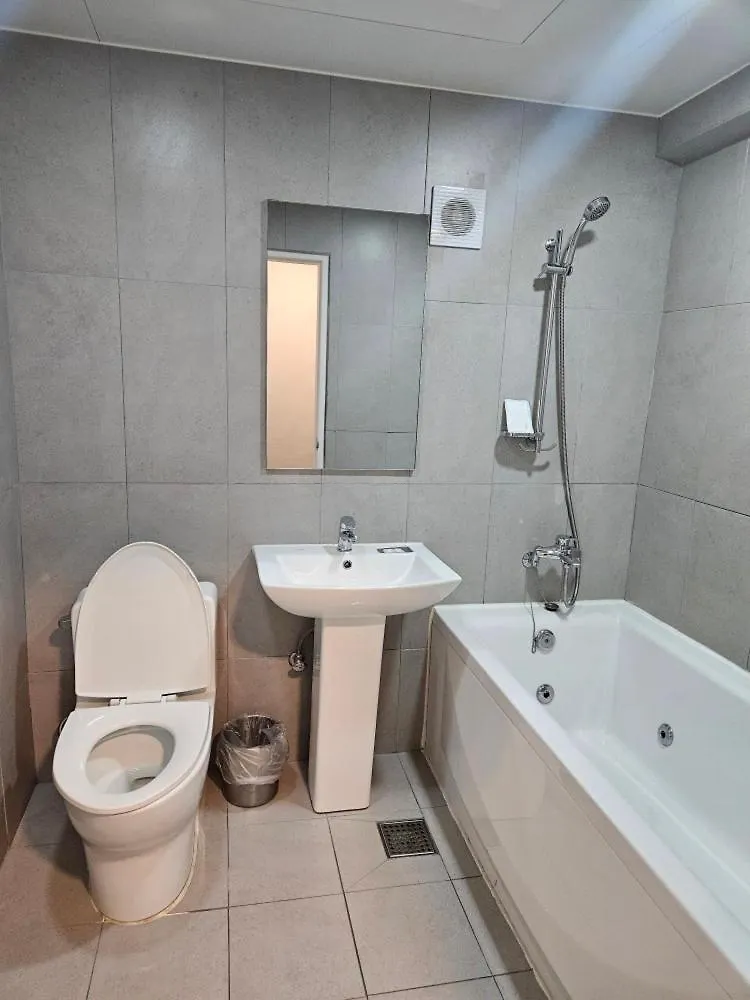 Hotel Junoh Seoul 2*,